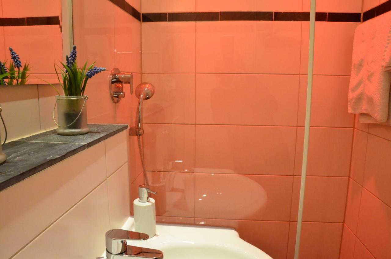 Zentral Gelegen - Stilvolles Appartment In Moabit Berlin Eksteriør billede